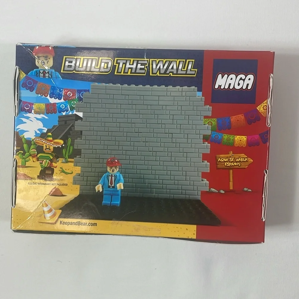MAGA Donald Trump BUILD THE WALL 101 Pieces, includes President Trump minifigure